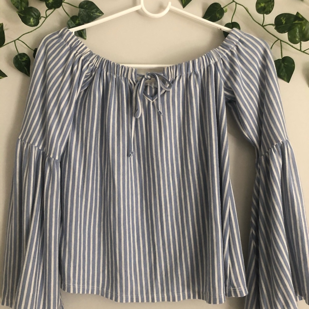 American Eagle off the shoulder blouse